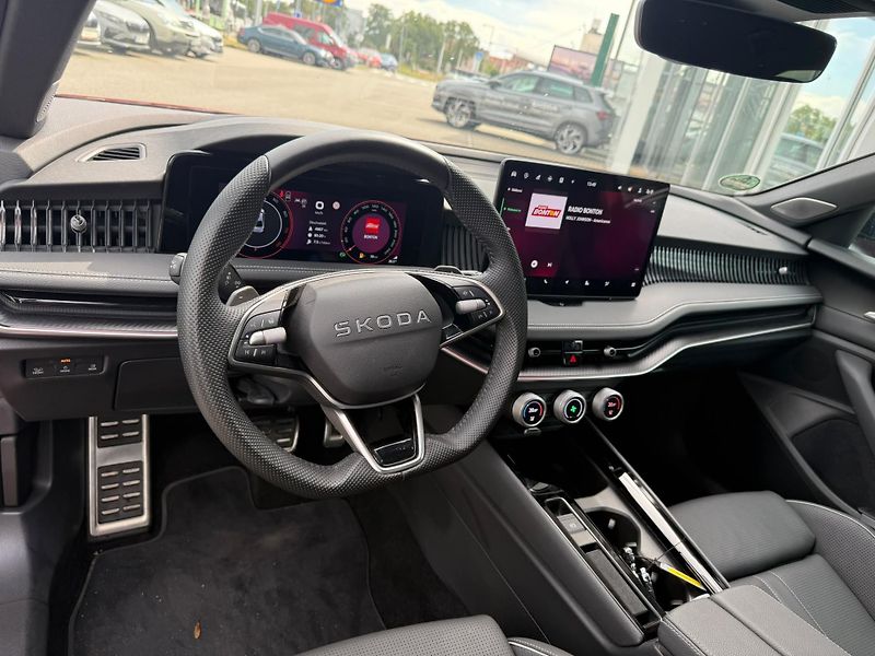 Škoda Superb Sportline 2.0TSI 150kw DSG - fotka 10 z 27