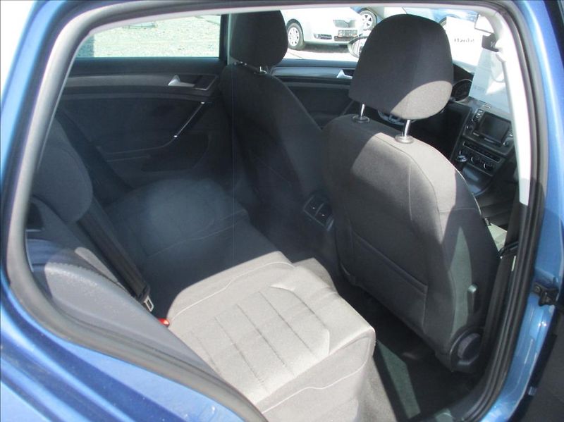 Volkswagen Golf 1,4 TSI,digiklima,xenon,s.kn. - fotka 11 z 47