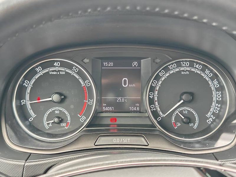 Škoda Fabia Tour Ambition 1,0TSI - fotka 9 z 20