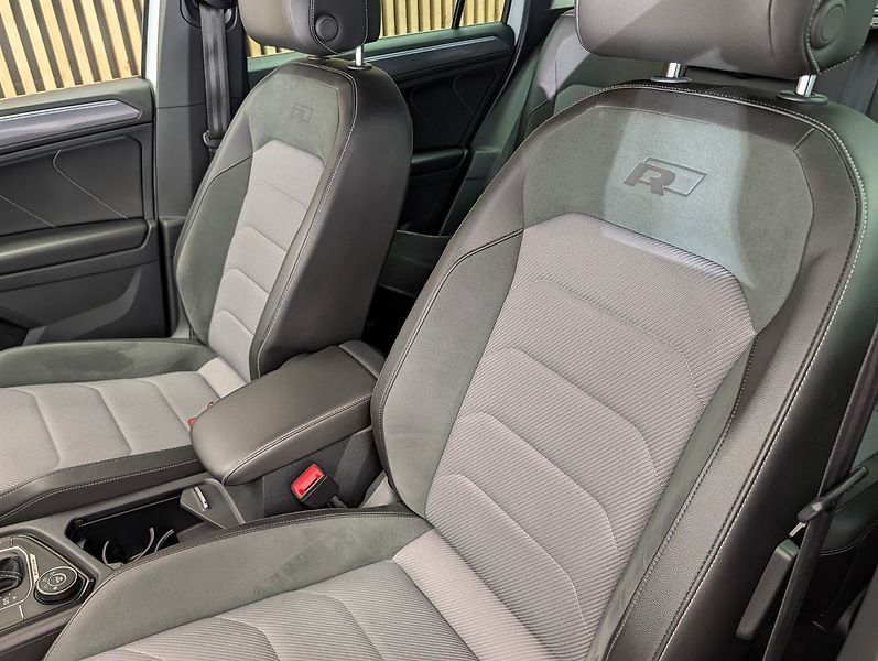 Volkswagen Tiguan 2.0 TDI 4X4 R-LINE - fotka 15 z 27