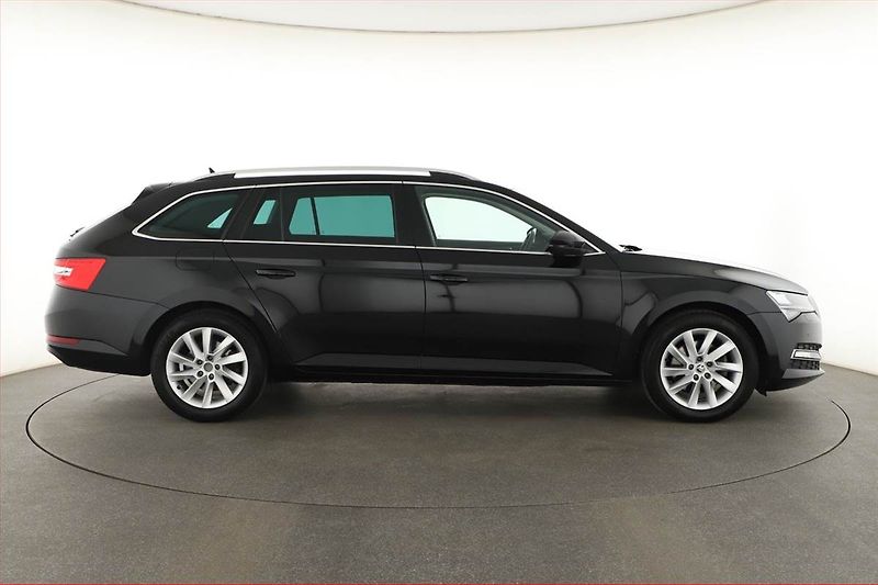 Škoda Superb (2024) Style 1.5 TSI - fotka 6 z 19