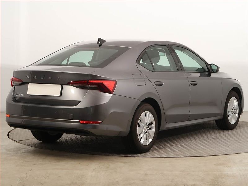 Škoda Octavia (2022) Ambition 1.5 TSI - fotka 4 z 13