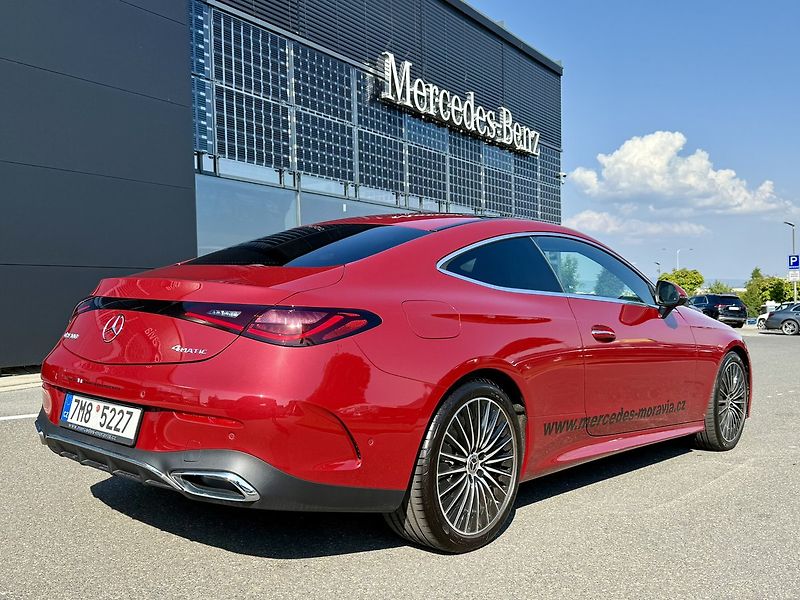 Mercedes-Benz CLE 300 4MATIC kupé Linie AMG - fotka 9 z 46
