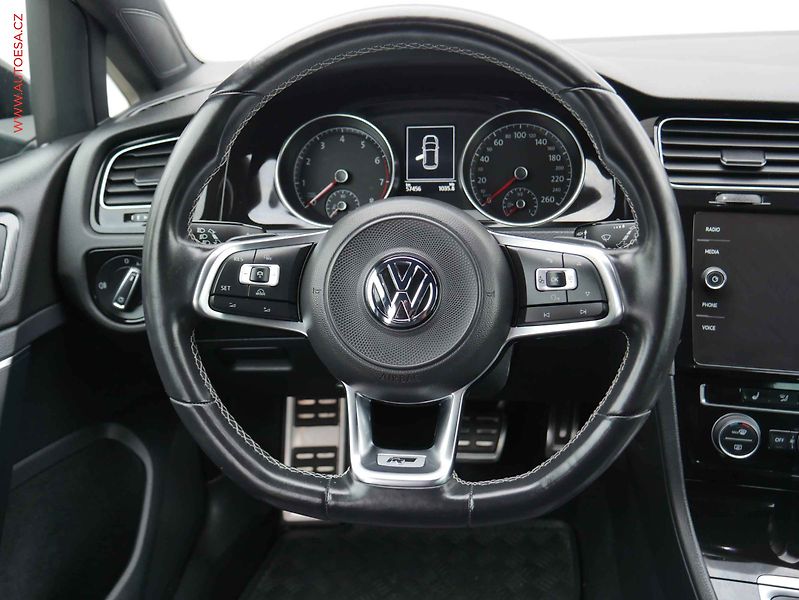 Volkswagen Golf (2018) 1.4 TSi, ČR, R-Line, DSG - fotka 14 z 16