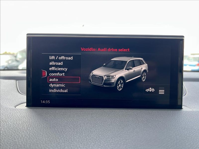 Audi Q7 3,0 TDi  MATRIX  VZDUCH  200kW - fotka 34 z 54