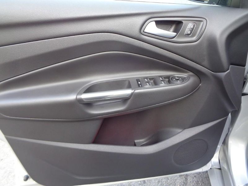 Ford Kuga 1.5 EcoBoost  ST Line  110 kW - fotka 11 z 28