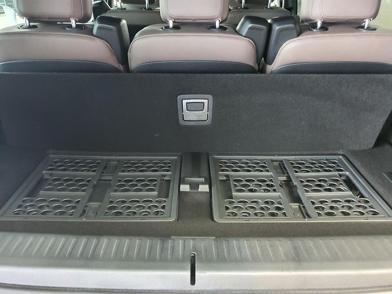 Mercedes-Benz Třídy V (2023) V 300 D Avantgarde L 4Matic - fotka 26 z 27