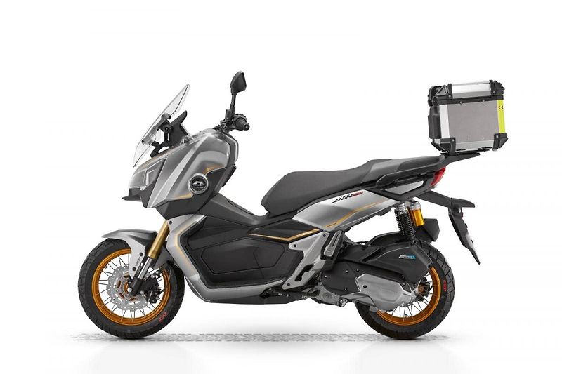 QJ Motor (2026) ATR 125 VČ  KUFRU NOVINKA 2026 - fotka 2 z 7
