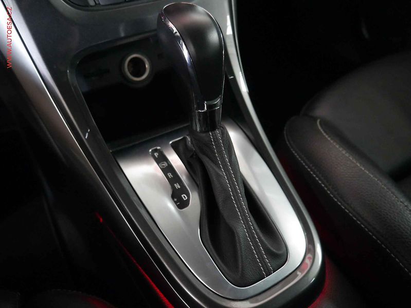 Opel Astra (2013) 1.6T, AT, park.čidla - fotka 17 z 20