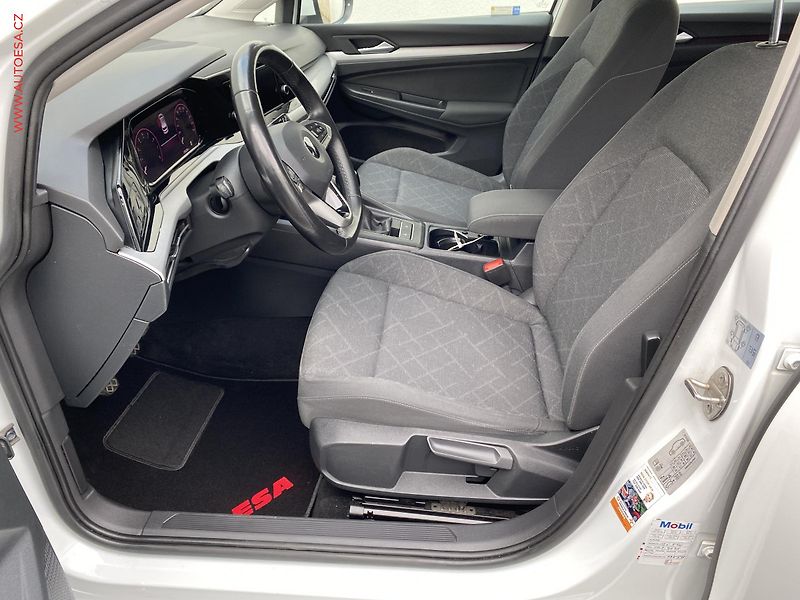 Volkswagen Golf (2020) 1.0TSi, ČR, Life, LED - fotka 9 z 18