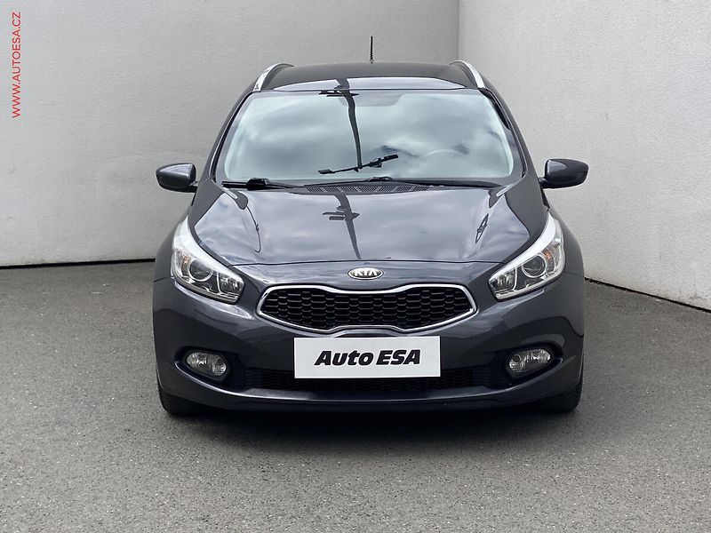 Kia Ceed (2013) 1.4i, ČR, TZ, tempomat - fotka 2 z 13