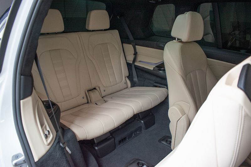 BMW X7 xD40d ///M*LASER*VZDUCH*HK*DPH - fotka 15 z 74