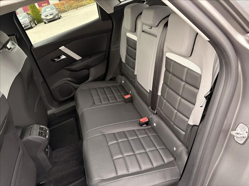 Citroën C4 1,2 MAX Petrol 130k Automatic - fotka 12 z 33
