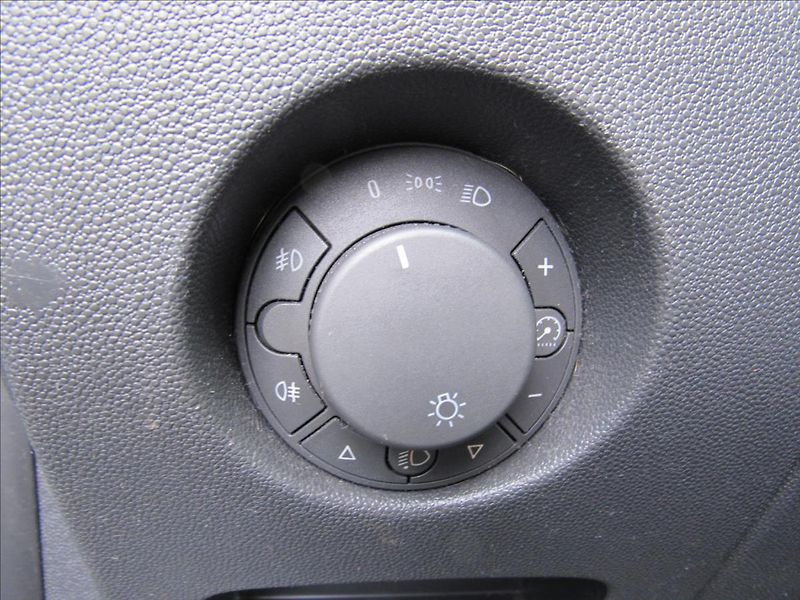 Opel Corsa 1,2 i 59kW - fotka 22 z 26