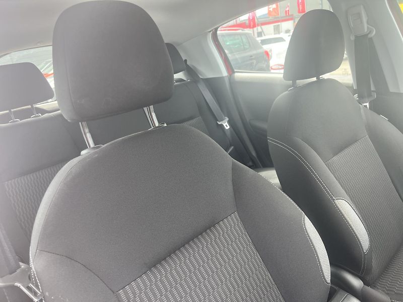 Peugeot 208 1.2i KAMERA KLIMA PŮVOD ČR - fotka 31 z 41