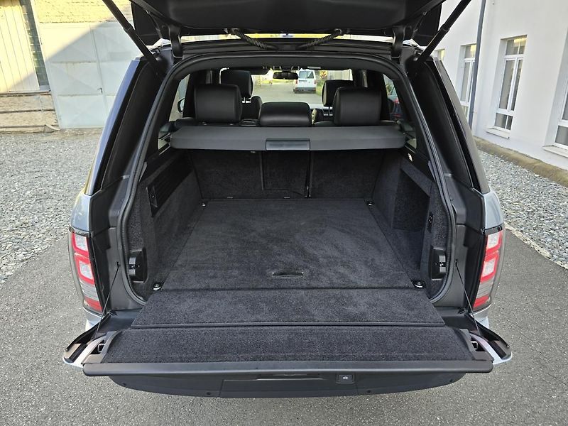 Land Rover Range Rover VOGUE 4,4 V8 250kW 4x4 TAŽNÉ - fotka 54 z 61