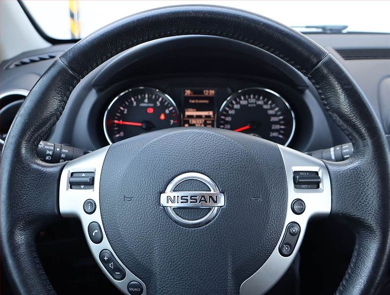 Nissan Qashqai (2014) 1.6, Serv.kniha, Tempomat - fotka 15 z 15