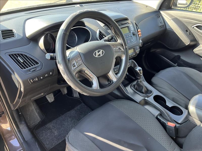 Hyundai ix35 1,7 CRDi 85KW KLIMA ALU 2xKOLA - fotka 9 z 31