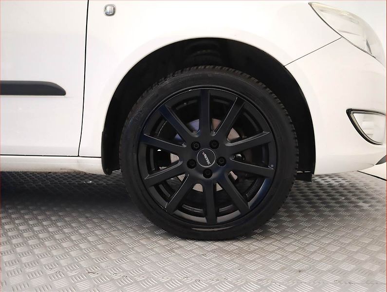 Škoda Fabia (2010) 1.6 TDI, nová STK - fotka 15 z 16