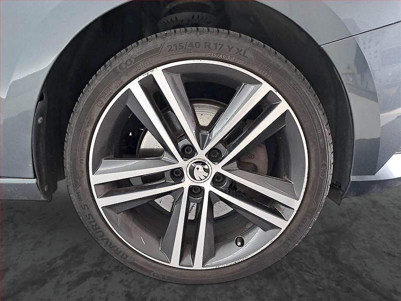Škoda Fabia (2017) 1.2 TSI, Automat, Navi - fotka 15 z 17