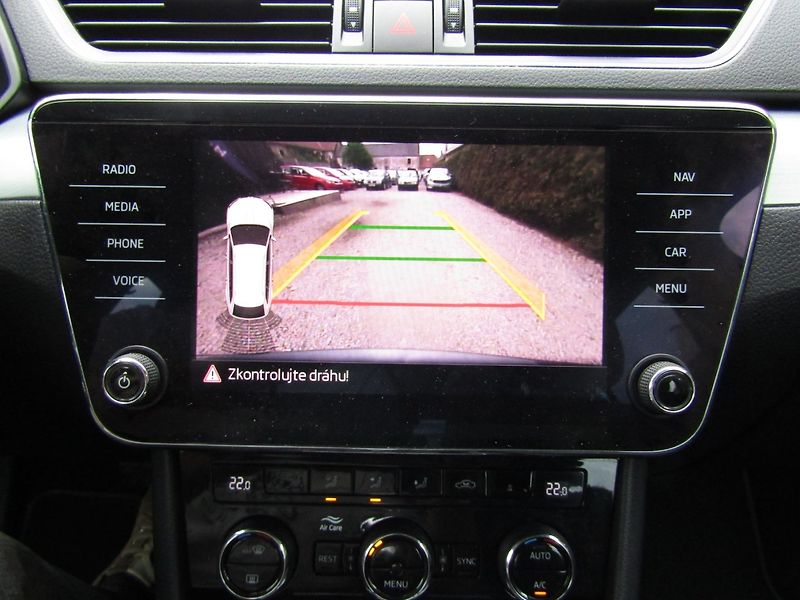 Škoda Superb (2018) 1.6 TDI 88kW DSG - fotka 36 z 38
