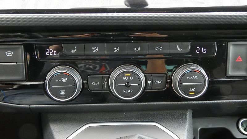 Volkswagen Multivan 2.0TDI 150KW Highline 4MOT DSG - fotka 16 z 24