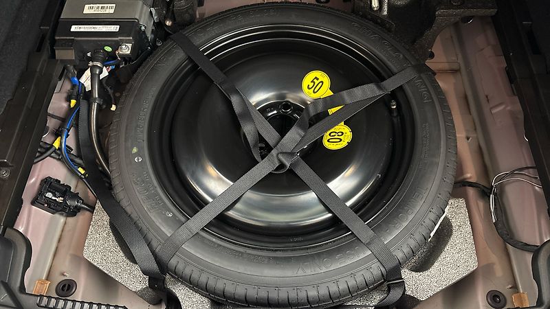 Volvo XC60 2.0 B4 AUT AWD Momentum Pro - fotka 19 z 28