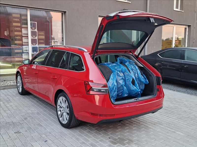 Škoda Superb 2.0 TDI 110kW Style,ČR,1.Maj. - fotka 41 z 50