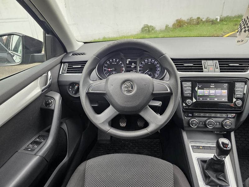 Škoda Octavia (2013) 3 2.0TDI 4x4 AMBIENTE - fotka 12 z 22