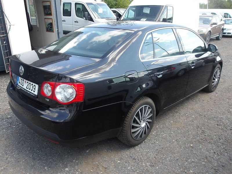 Volkswagen Jetta 1,9TDi77kW 2xkola!Po rozvodech - fotka 5 z 21