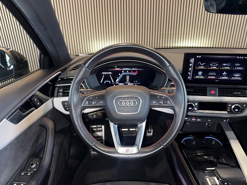 Audi A4 Avant 40 TDI Quattro Comp+ Matrix CZ - fotka 18 z 38