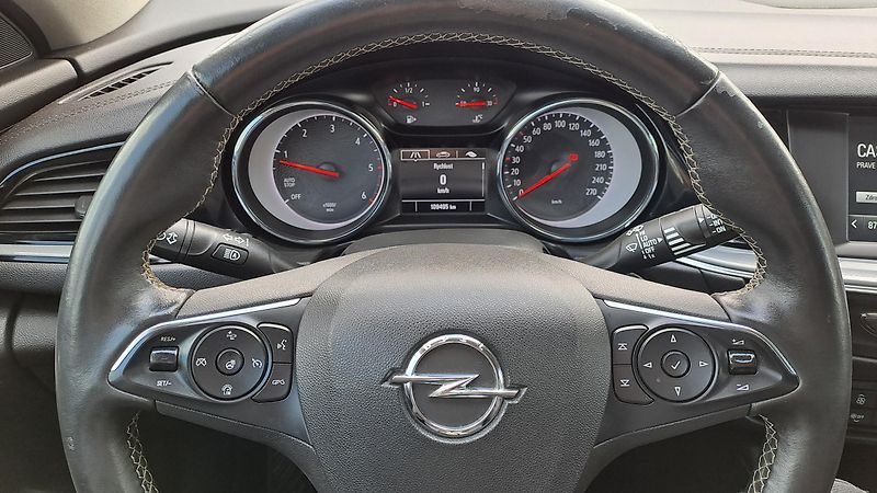 Opel Insignia 1.6 CDTI Edition Sport NAVI - fotka 24 z 29