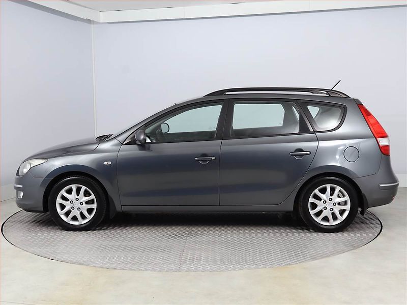 Hyundai i30 (2009) 1.6 CVVT, nová STK - fotka 3 z 15