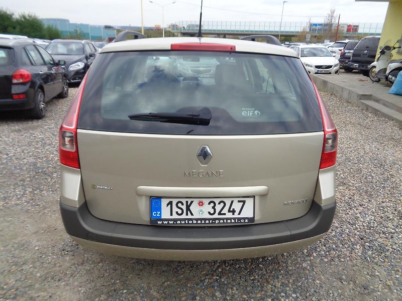 Renault Mégane 1,6 - fotka 6 z 12