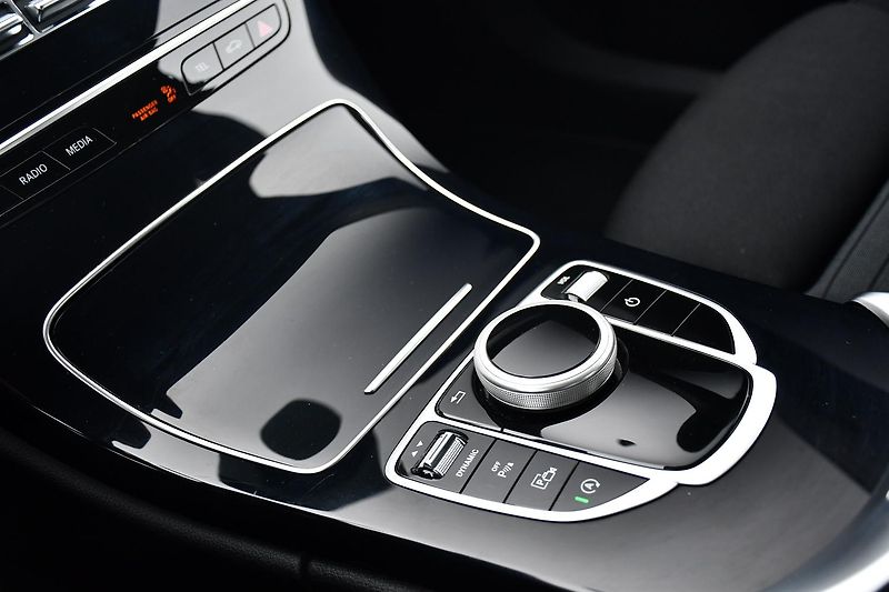 Mercedes-Benz Třídy C 200d PRAV. SERVIS MB 2xPNEU - fotka 34 z 55