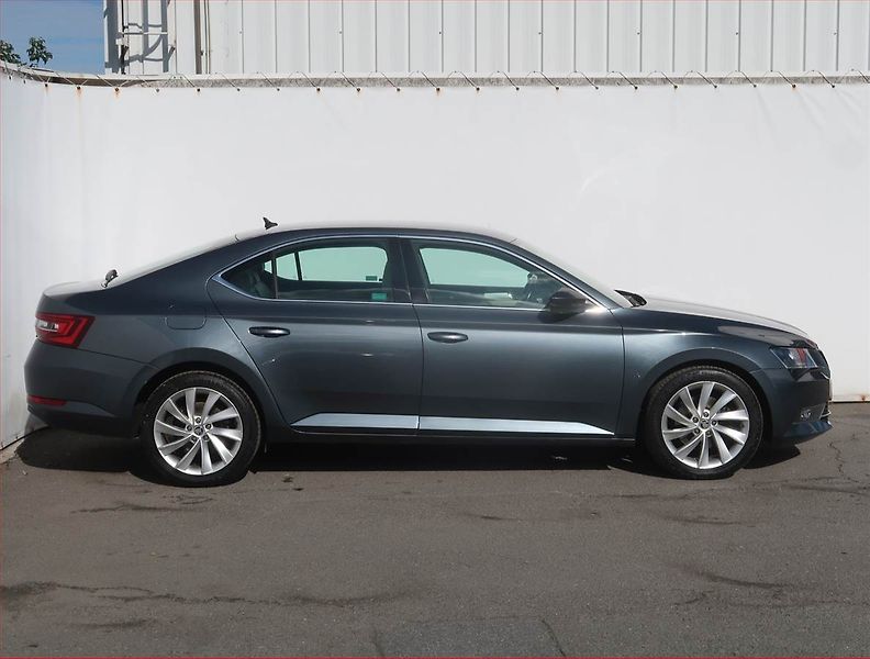 Škoda Superb (2016) Style 2.0 TDI 4x4, 4X4, ČR - fotka 6 z 23