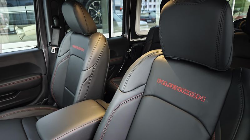 Jeep Wrangler (2025) Unlimited 2,0T  Rubicon ČR - fotka 24 z 39