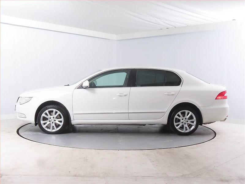 Škoda Superb (2012) Ambition Plus 1.8 TSI - fotka 3 z 14