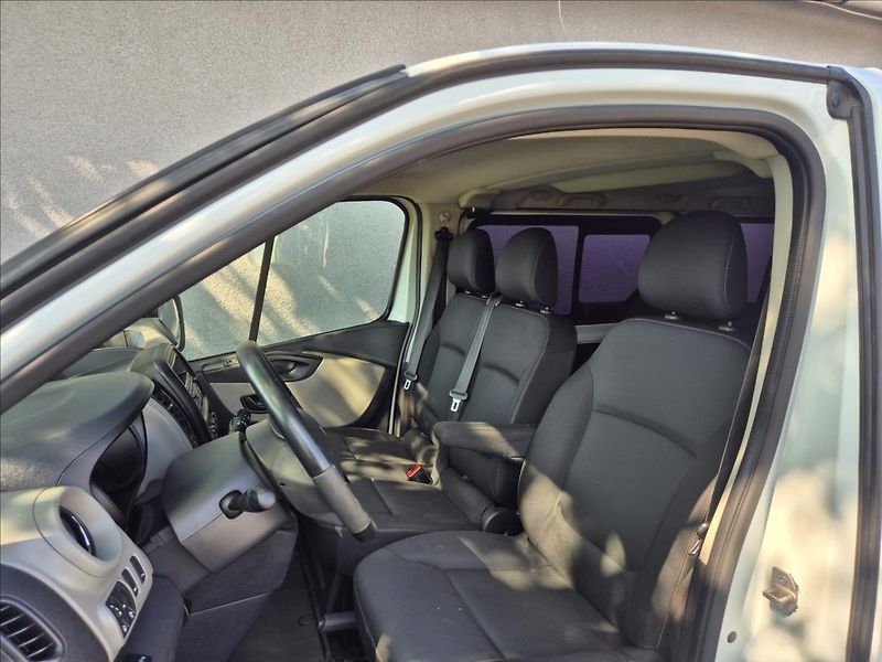 Renault Trafic 1,6 DCI 9 Míst L2 Long 2xKlima - fotka 13 z 26