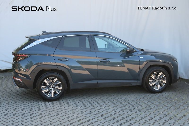 Hyundai Tucson (2022) 1,6 CRDi 100 kW 4x4 AUTOMAT - fotka 3 z 27