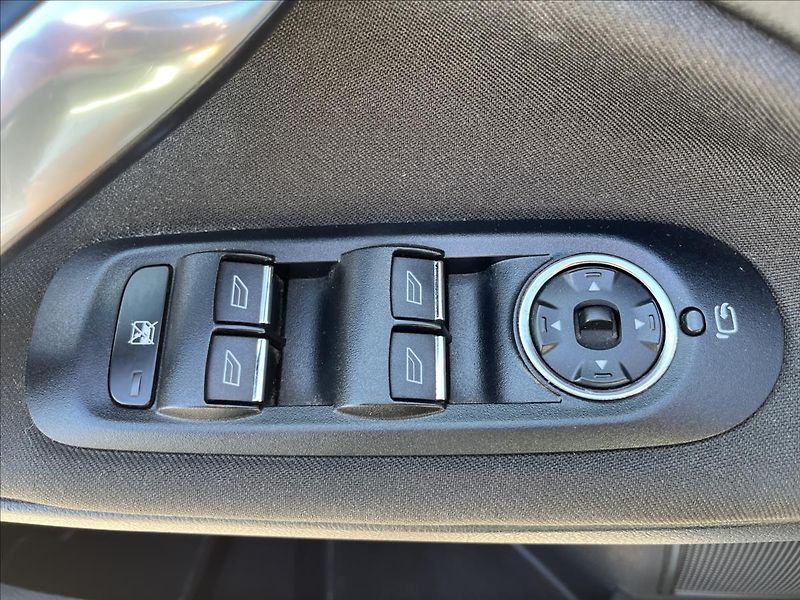 Ford Mondeo 1,6 i KLIMA ROZVODY SERVIS - fotka 26 z 34