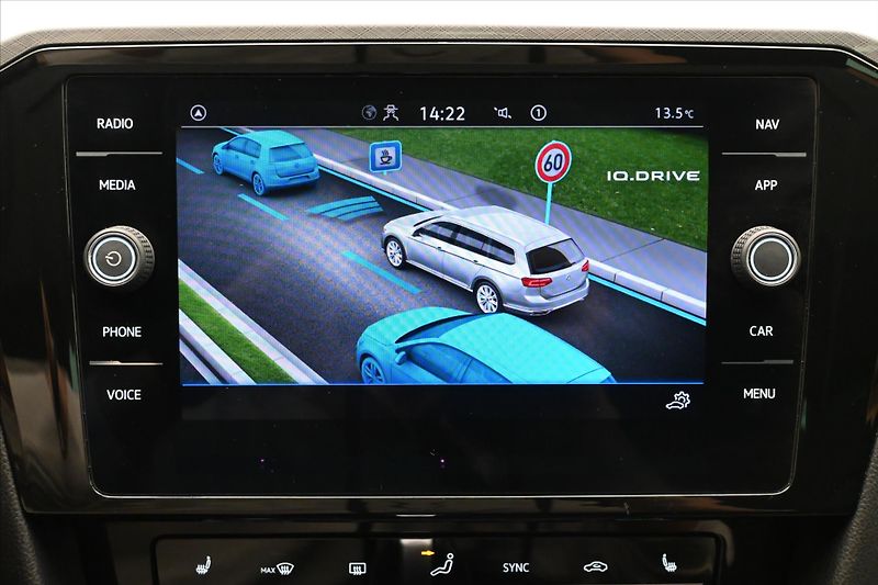 Volkswagen Passat 2,0 TDI 110kW DSG Business Zár - fotka 19 z 32