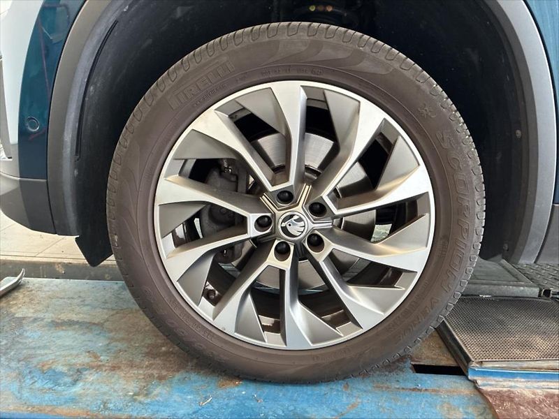 Škoda Kodiaq 2,0 TDI 4X4 147 KW TAŽNÉ PANO - fotka 8 z 9