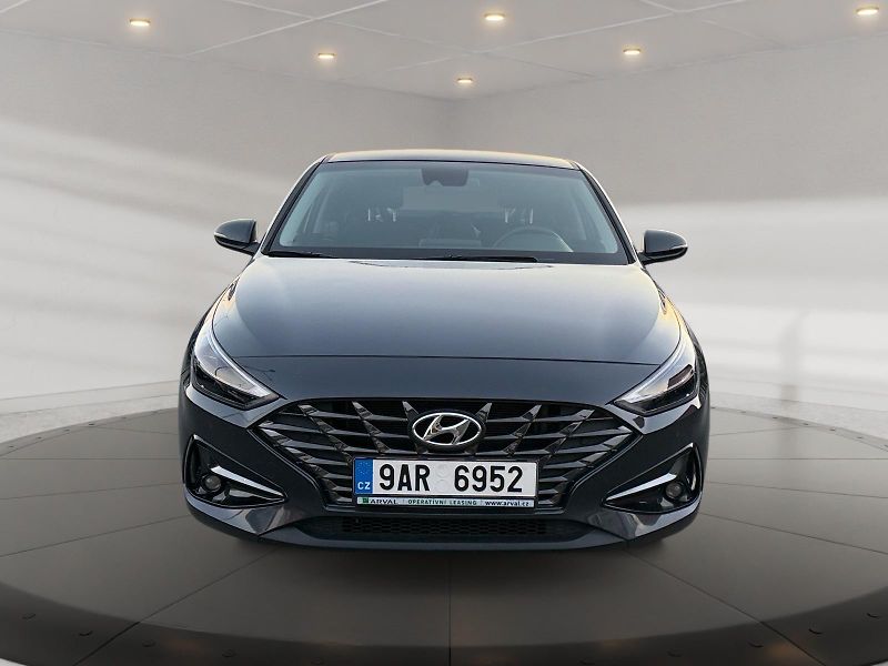 Hyundai i30 (2023) SMART 1.0TGDI 88kW CZ DPH - fotka 2 z 11
