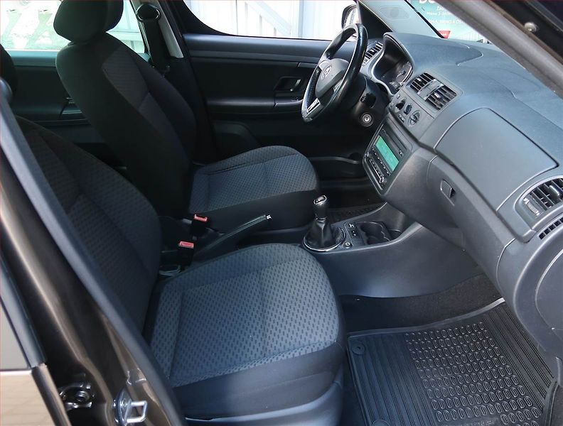 Škoda Roomster (2015) Comfort 1.4 16V, LPG, ČR,1.maj - fotka 9 z 18