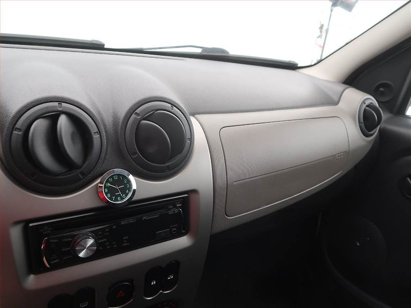 Dacia Logan (2010) 1.4, ČR,1.maj, udržované - fotka 10 z 11