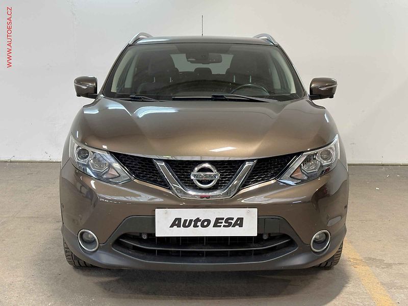 Nissan Qashqai (2014) 1.6 dCi 4x4, ČR, servis.kniha - fotka 2 z 19