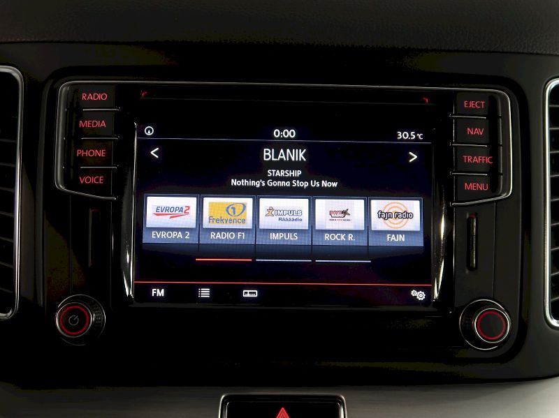 Volkswagen Sharan (2016) HIGHLINE 2.0TDI 110KW DSG TAŽN - fotka 22 z 36