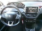 Peugeot 2008 (2015) 1,6 BlueHDI AC TEMP USB - náhled 22