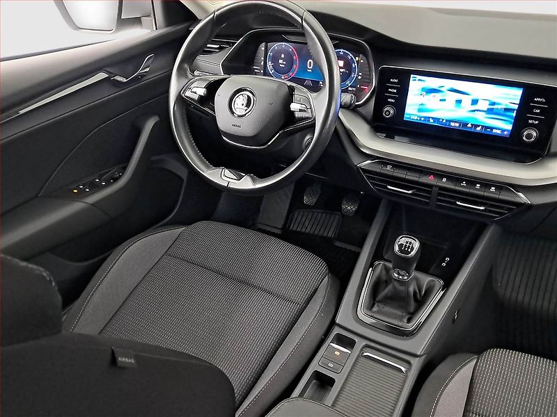 Škoda Octavia (2022) Ambition 2.0 TDI, ČR,1.maj - fotka 7 z 21